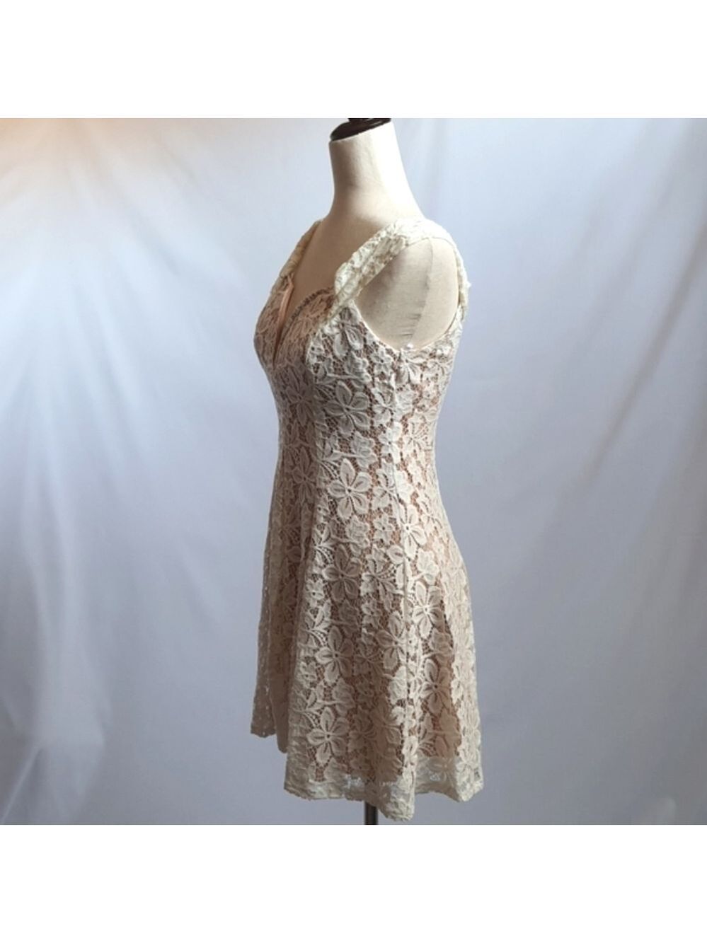 City Triangles Cream Lace Mini Dress - Picture 10 of 16